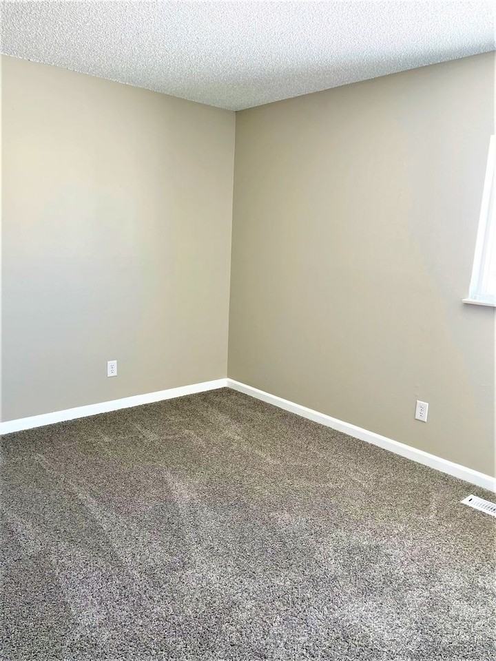 6655 Provincial Dr - Photo 5 of 6