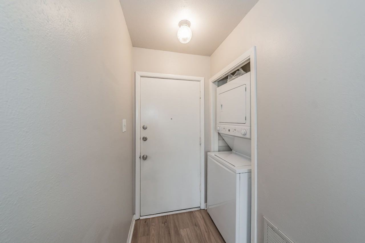 5805 Aton Ave - Photo 6 of 35