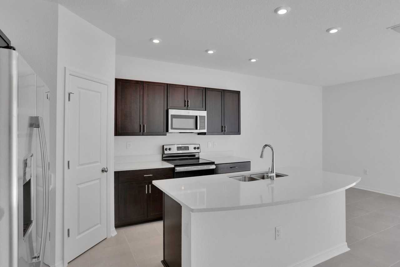 298 Anthony Dr - Photo 4 of 19