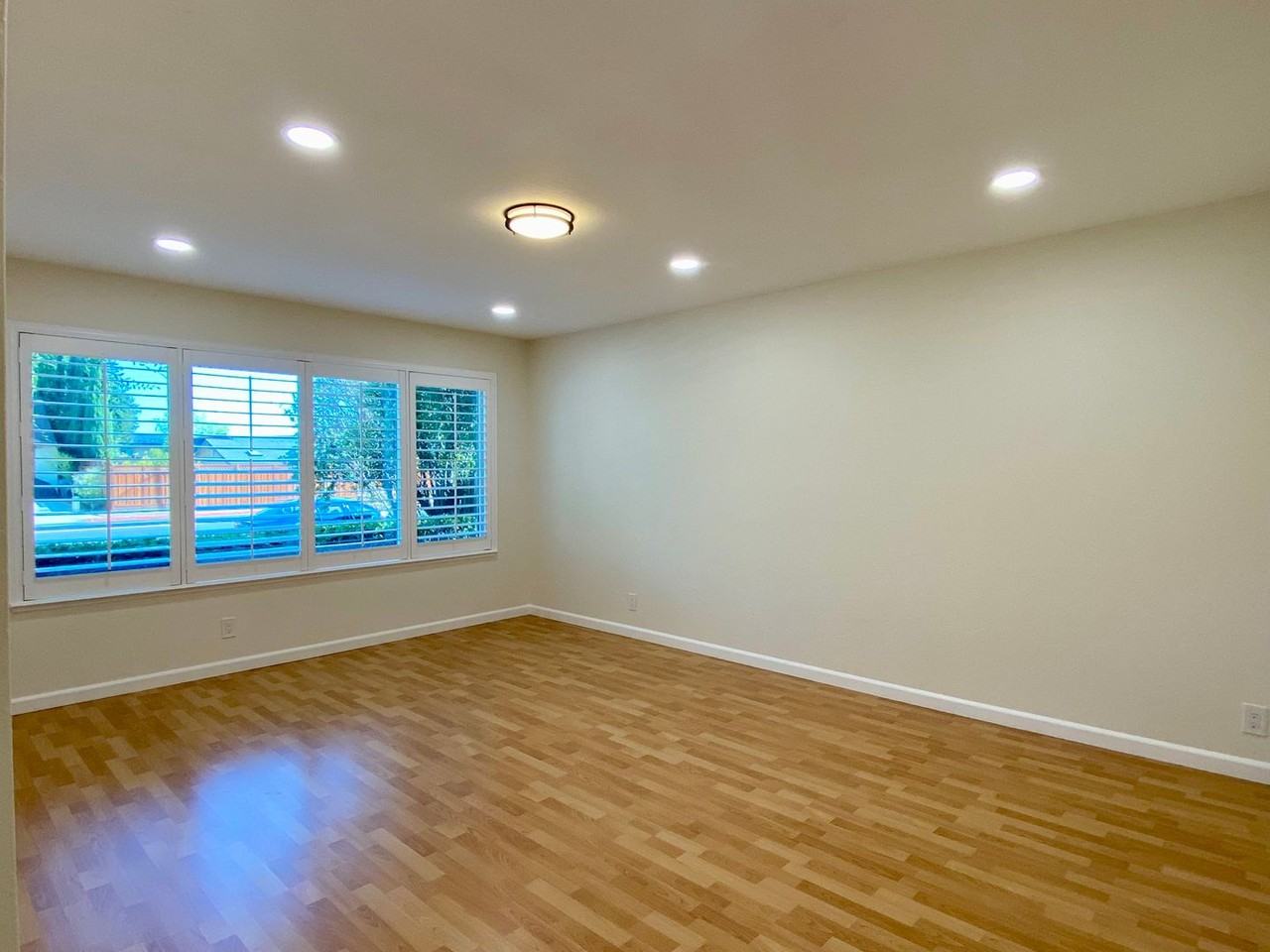 6187 Meridian Ave - Photo 4 of 25