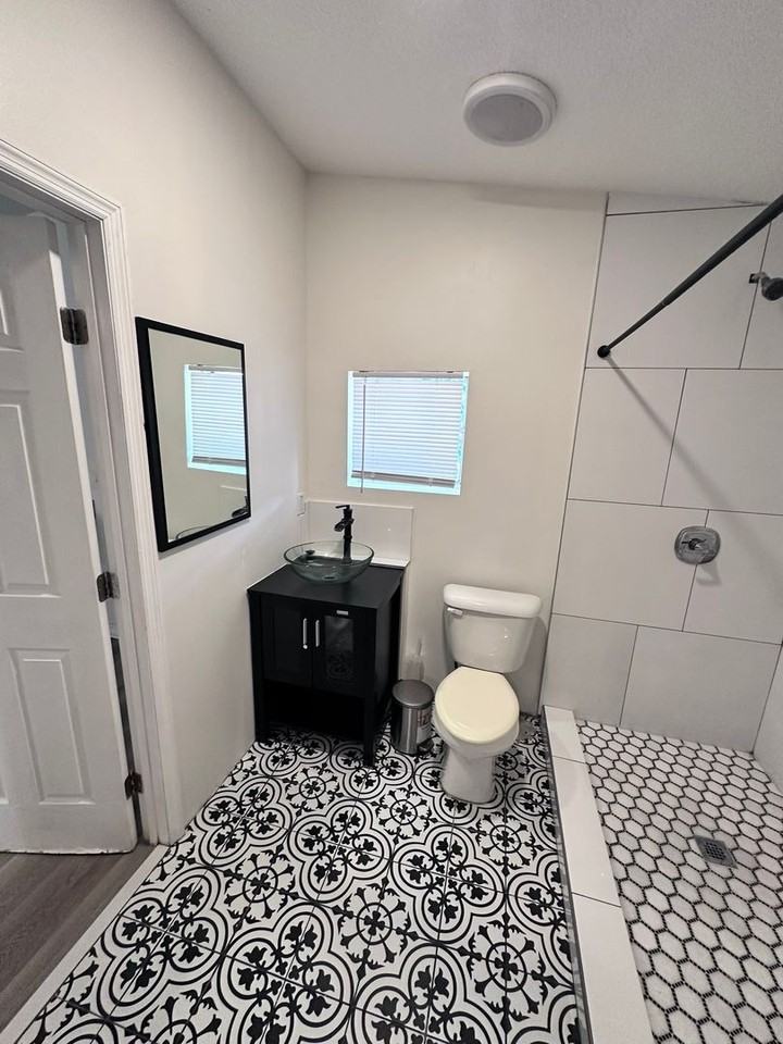 5359 Kingsbury St Rear - Photo 6 of 13
