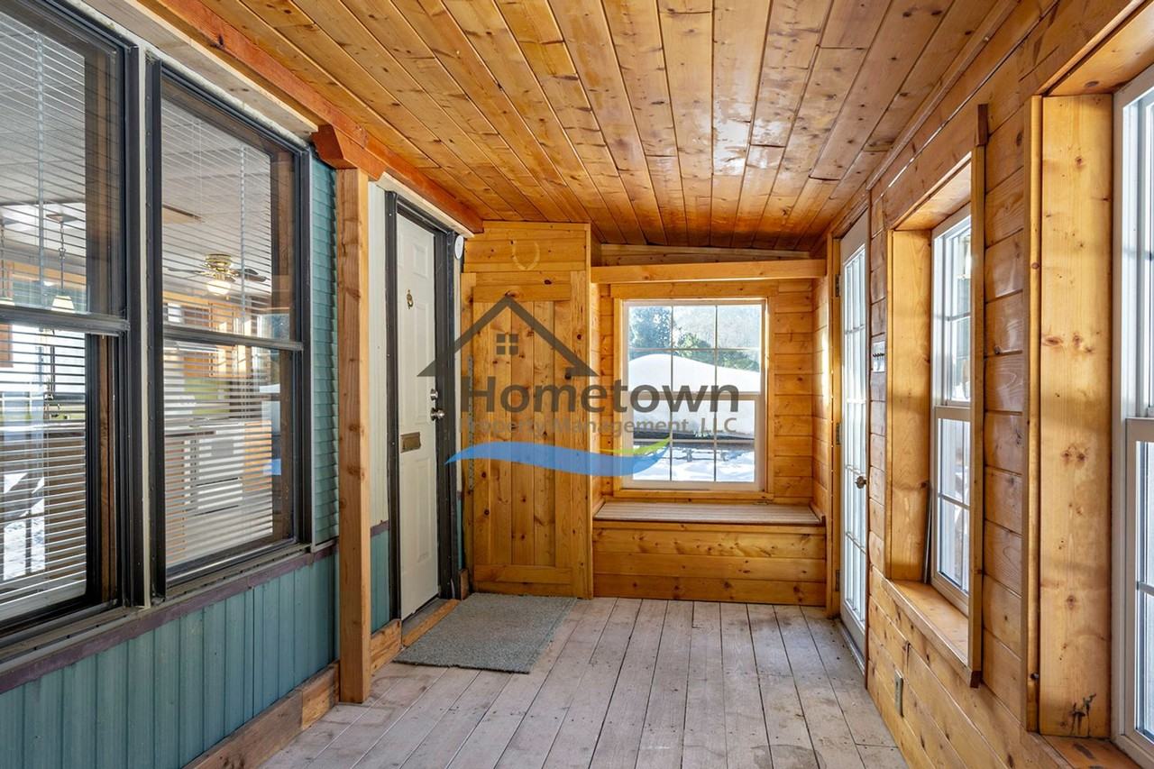 563 Terry Trl - Photo 3 of 33