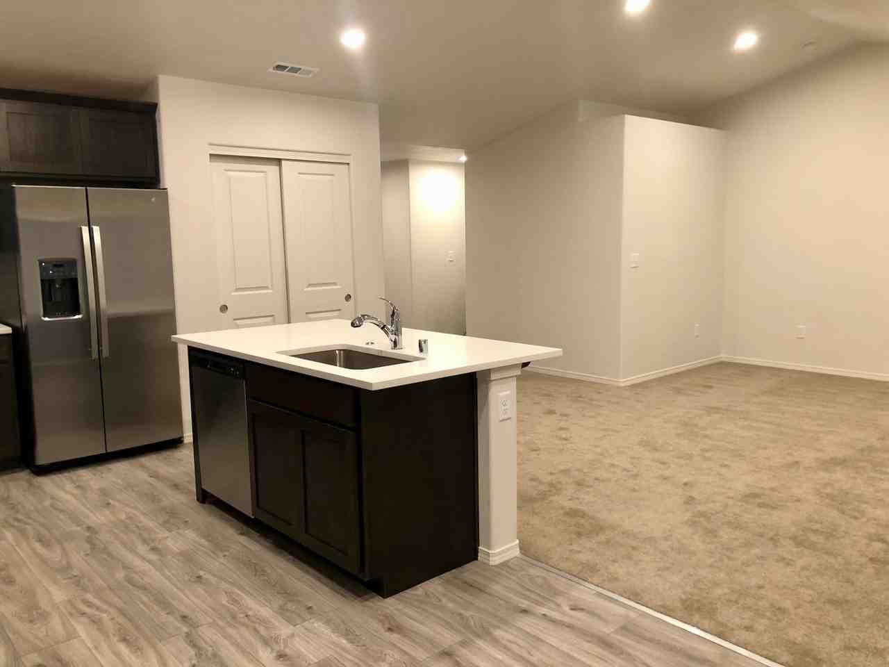 4213 W Wood Ct - Photo 6 of 22
