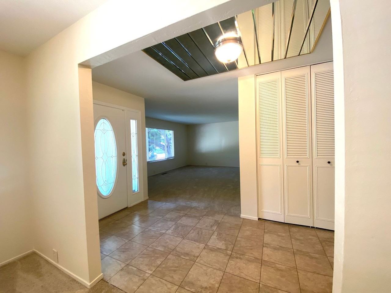 4653 Del Valle Pkwy - Photo 2 of 37
