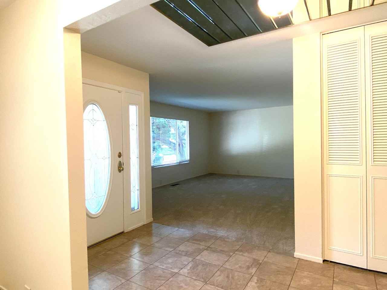 4653 Del Valle Pkwy - Photo 3 of 37