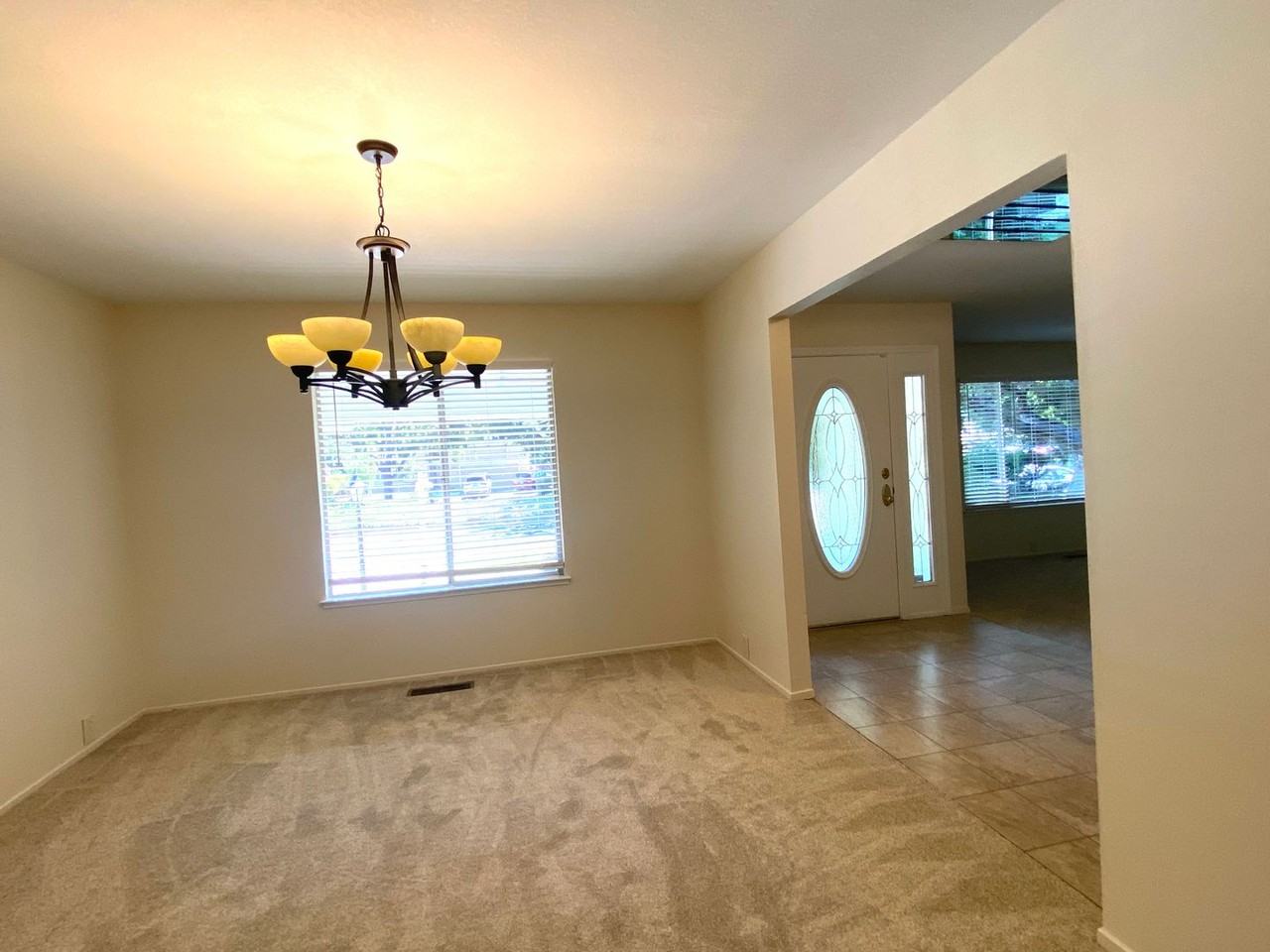 4653 Del Valle Pkwy - Photo 4 of 37