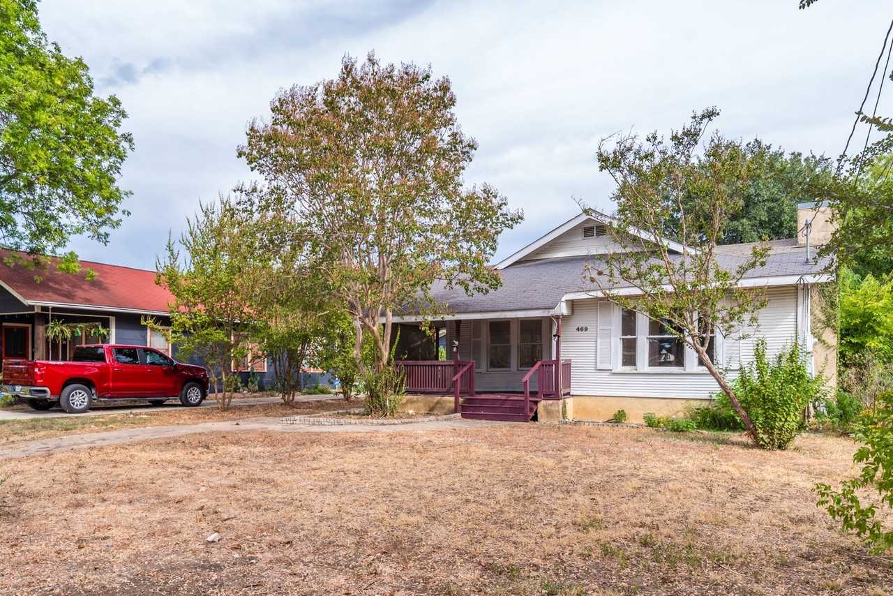 469 E Magnolia Ave - Photo 2 of 26