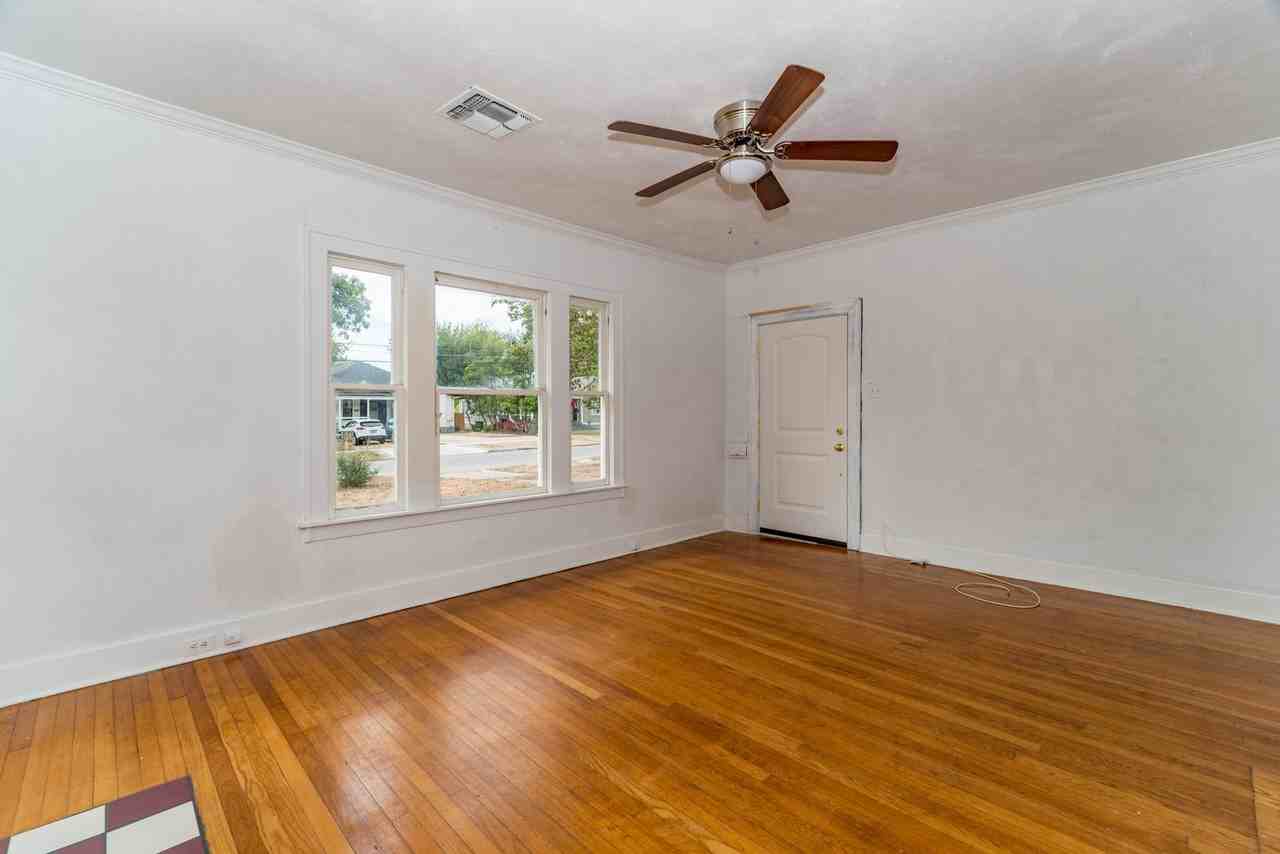 469 E Magnolia Ave - Photo 6 of 26