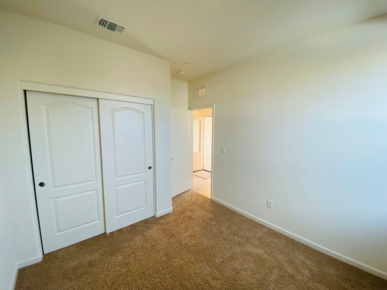 5531 Glowhaven St - Photo 7 of 28
