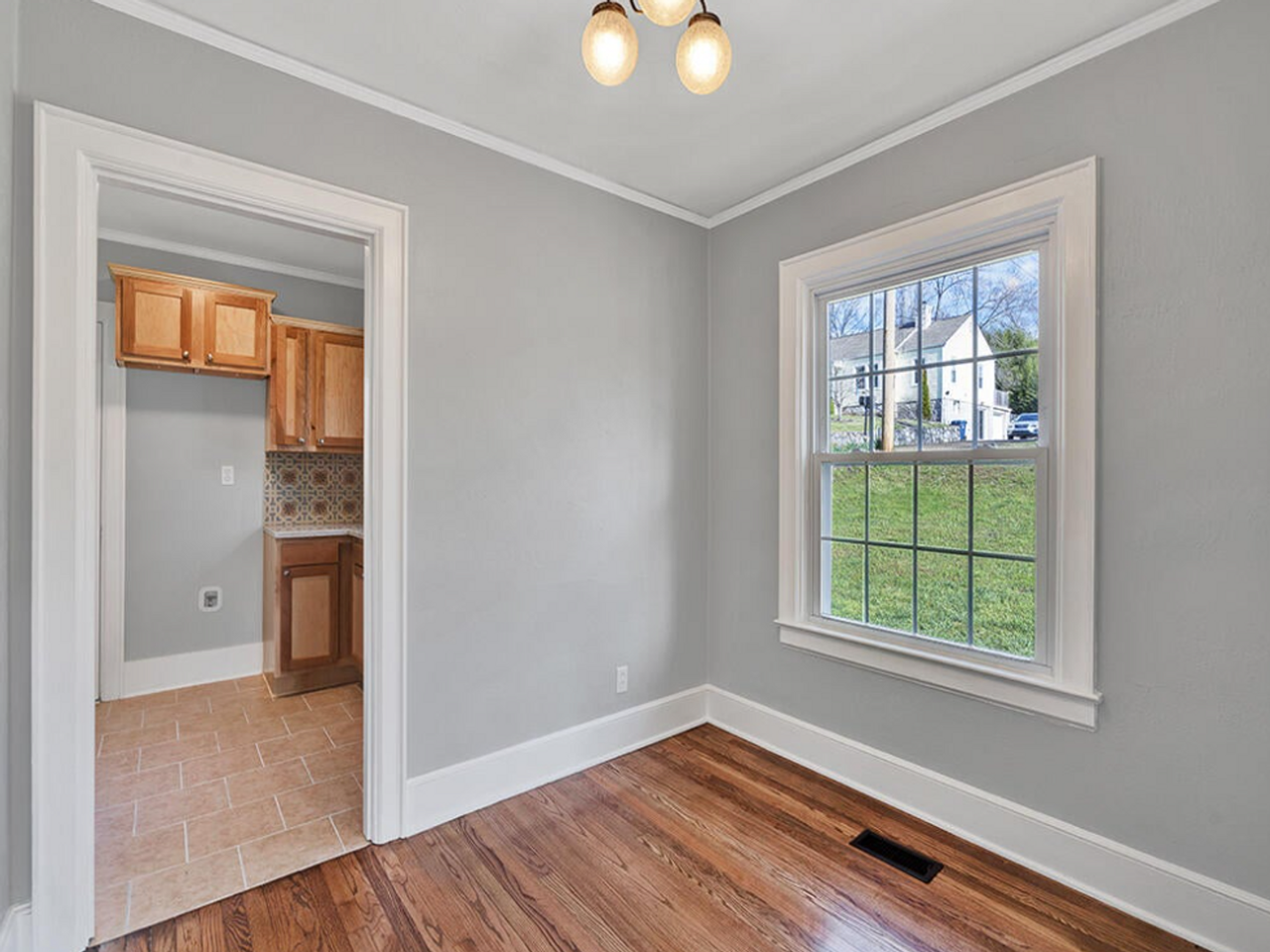 118 Pinehurst Ave - Photo 3 of 11