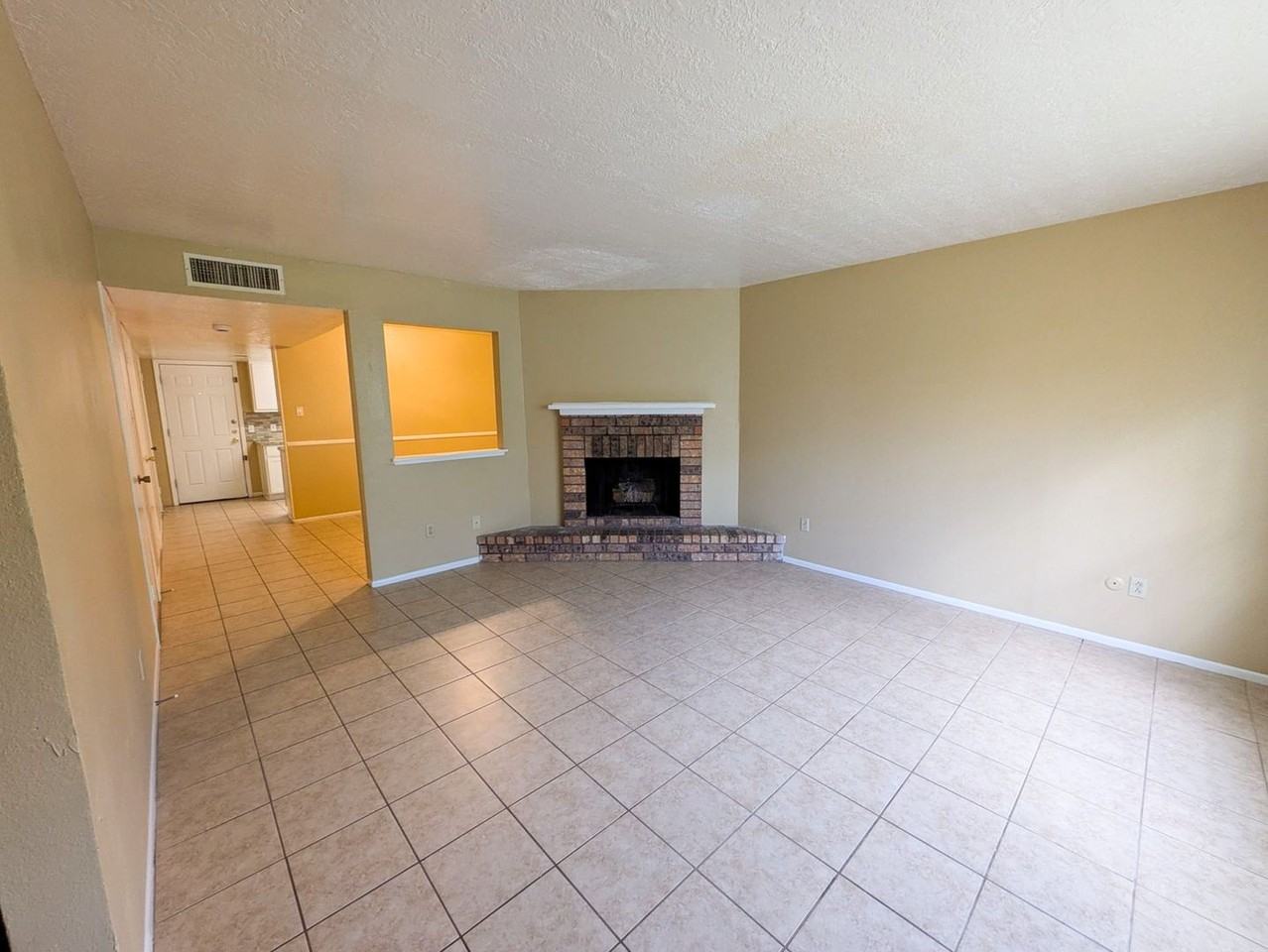 2700 N 16th St - Photo 2 of 22