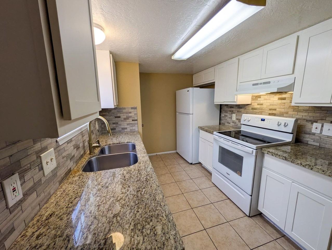2700 N 16th St - Photo 6 of 22