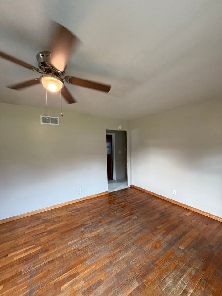 14590 Riley St - Photo 2 of 15