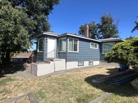 702 Se 8th St - Photo 1 of 1
