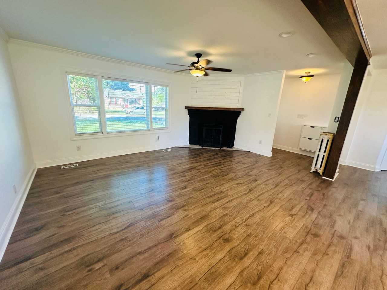 602 W Glenwood Ave - Photo 5 of 50