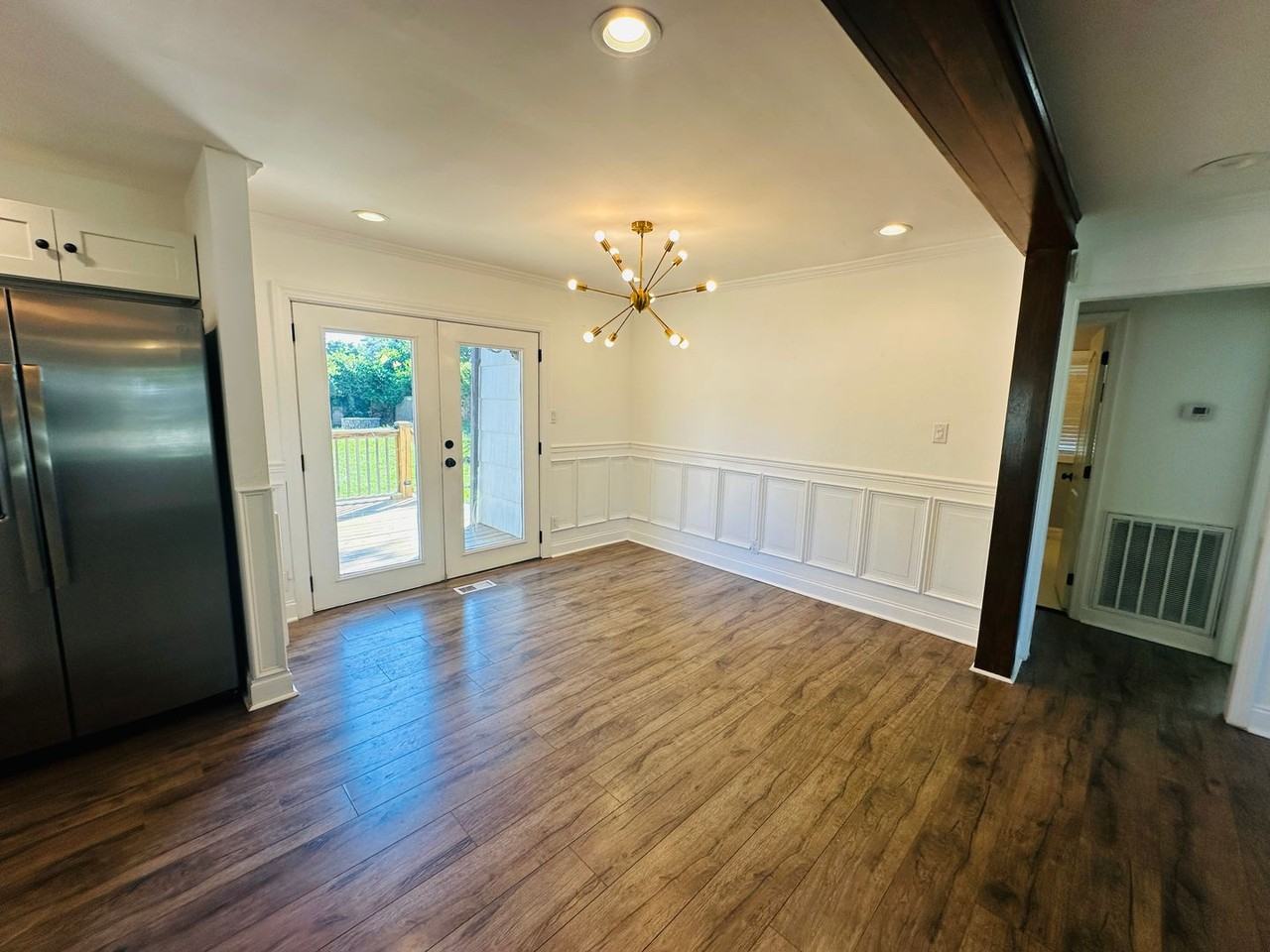 602 W Glenwood Ave - Photo 6 of 50