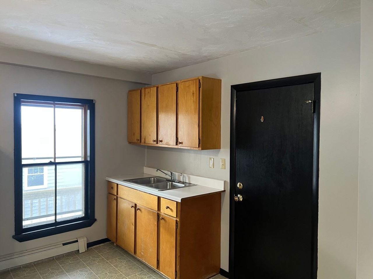 222 Chestnut St - Photo 4 of 21