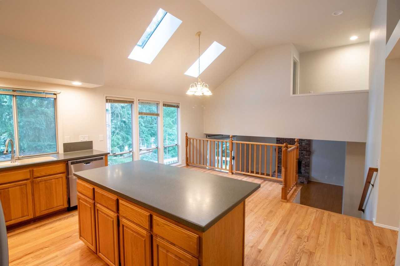 4113 238th Ct Se - Photo 4 of 36