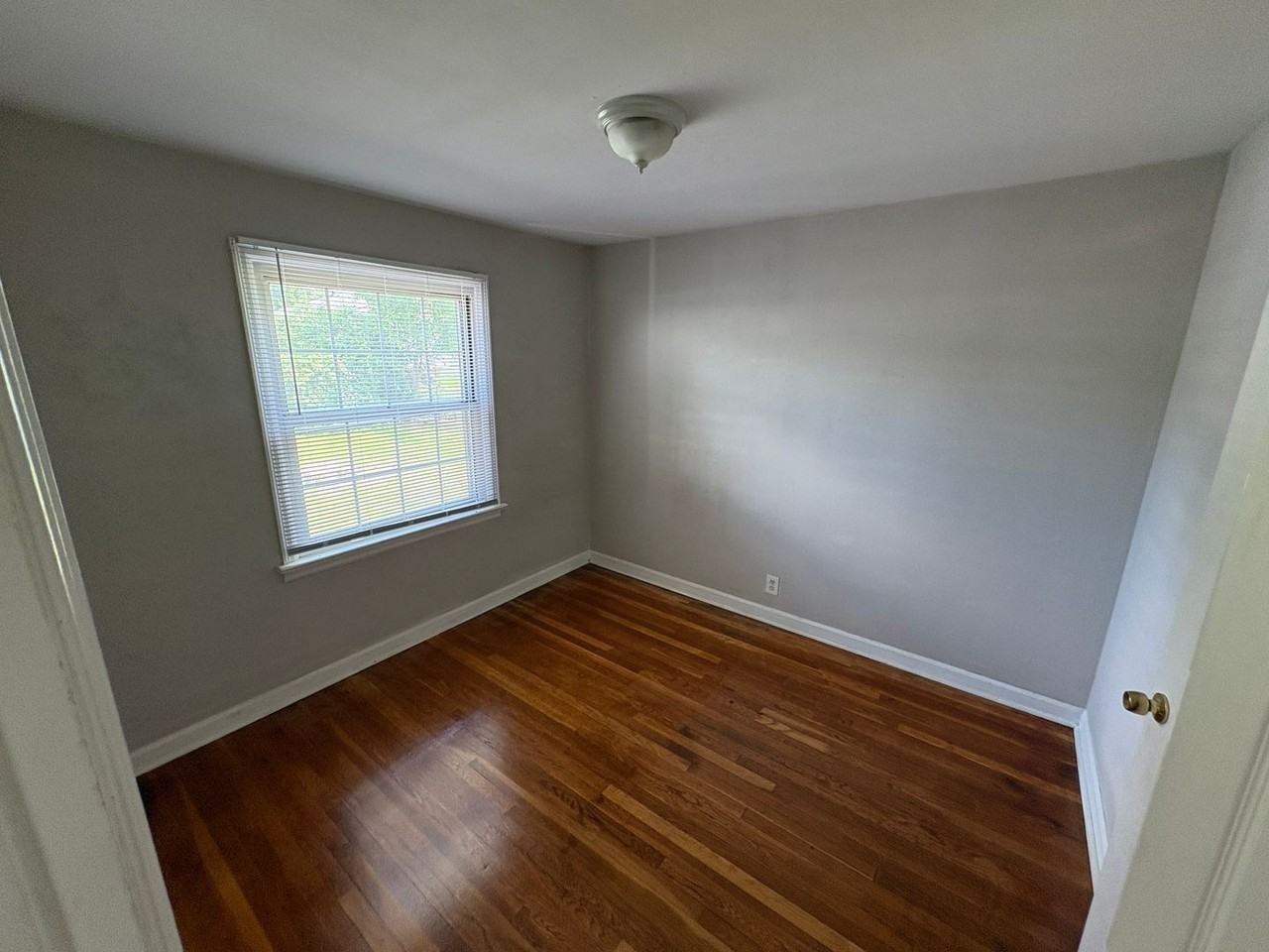 1263 Roxton Dr - Photo 6 of 8