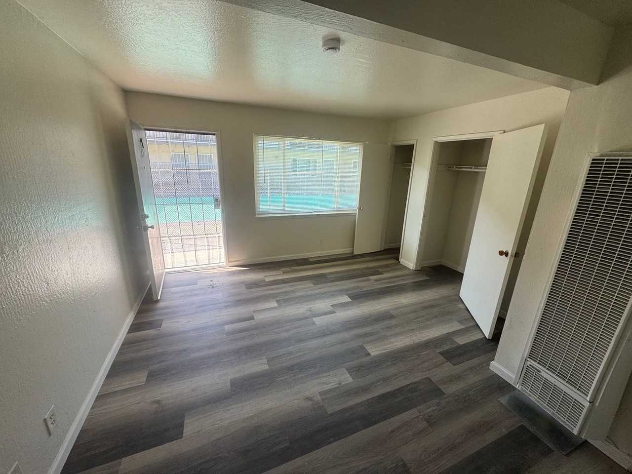 419 - 67 N. Jackson Avenue - Photo 3 of 13