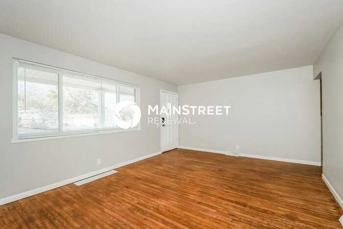 10341 Trask Dr - Photo 3 of 16