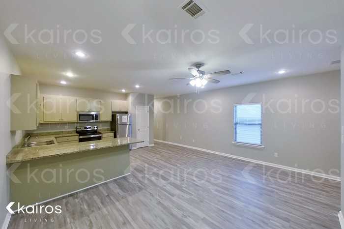2007 Wilson Rd #B - Photo 5 of 22