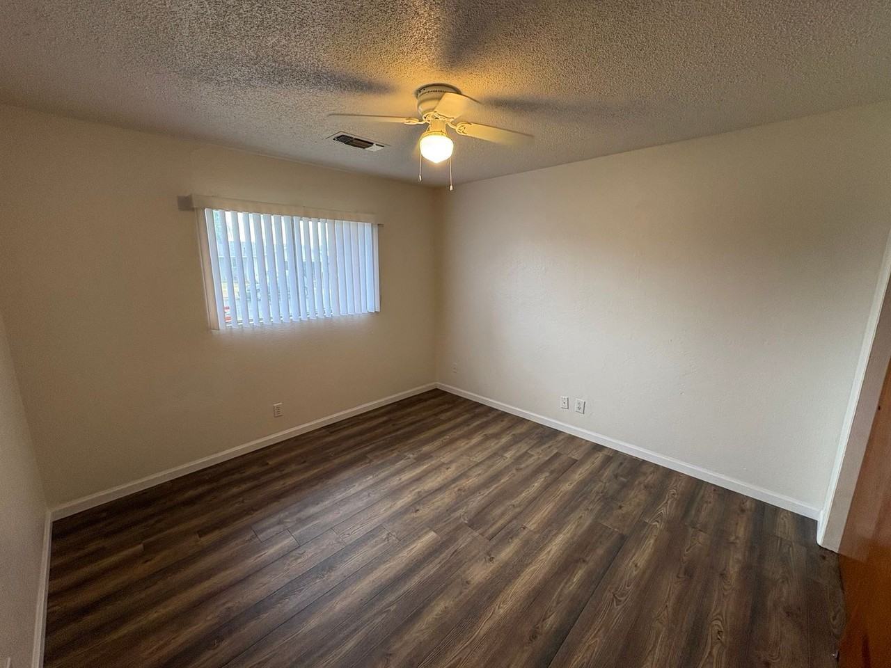 690 W North Way - Photo 3 of 36