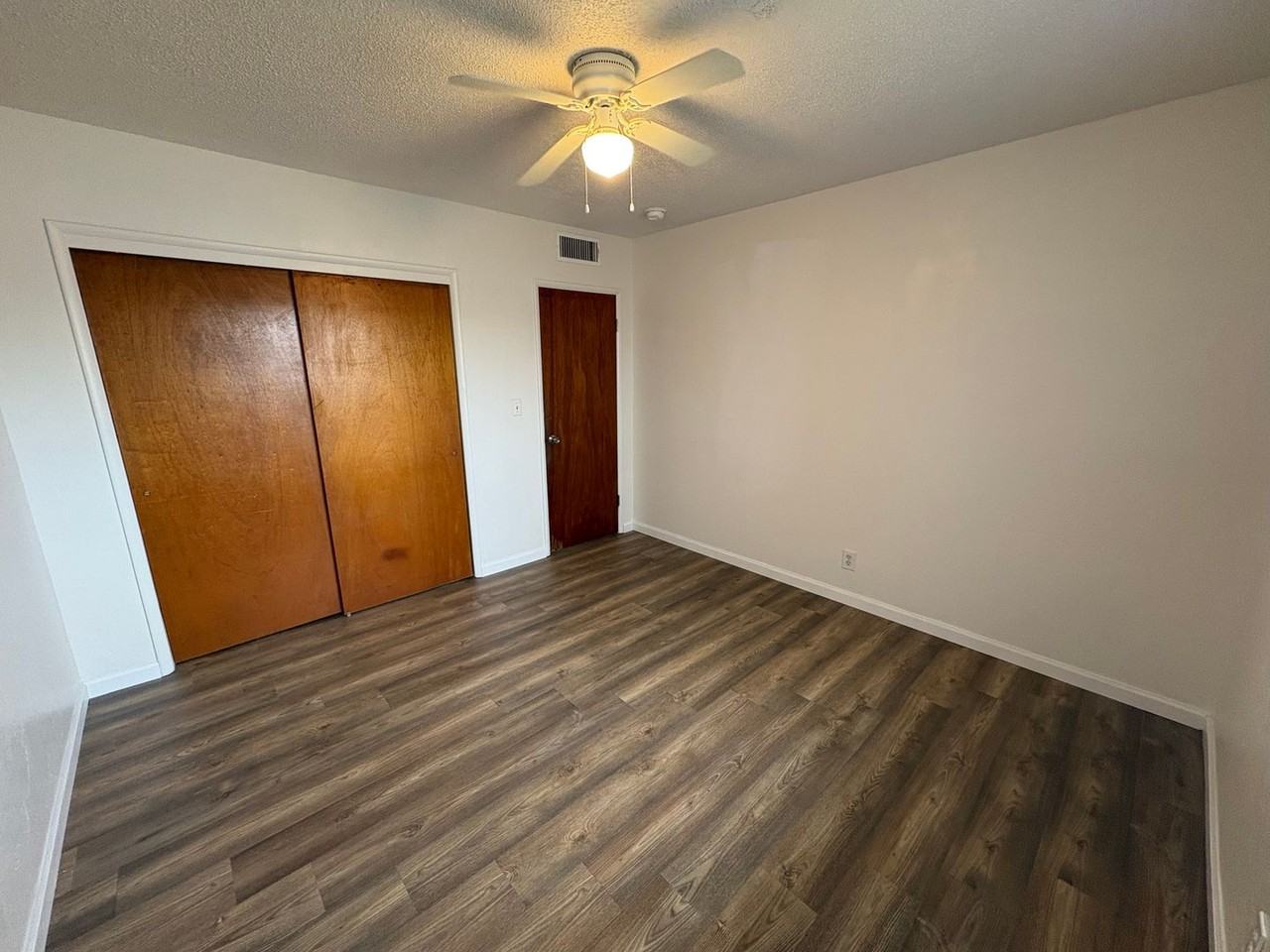 690 W North Way - Photo 4 of 36