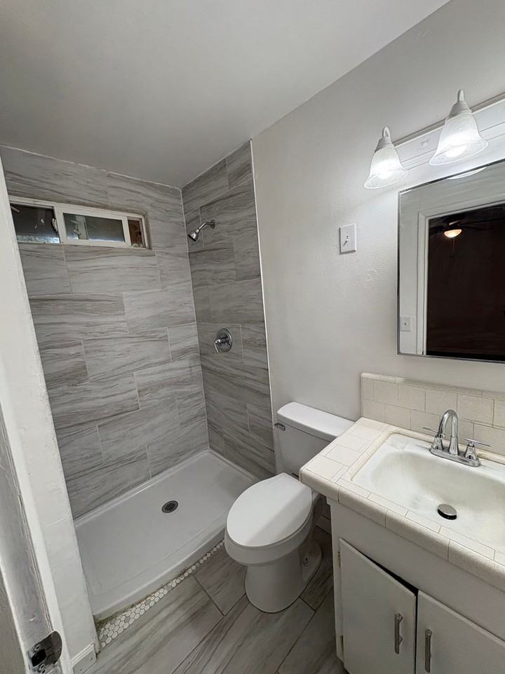 690 W North Way - Photo 7 of 36