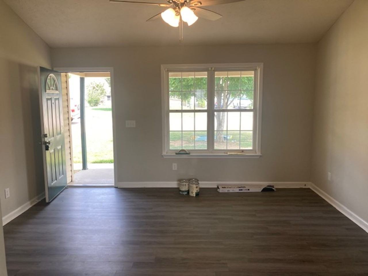 704 Seaton Ct - Photo 5 of 19