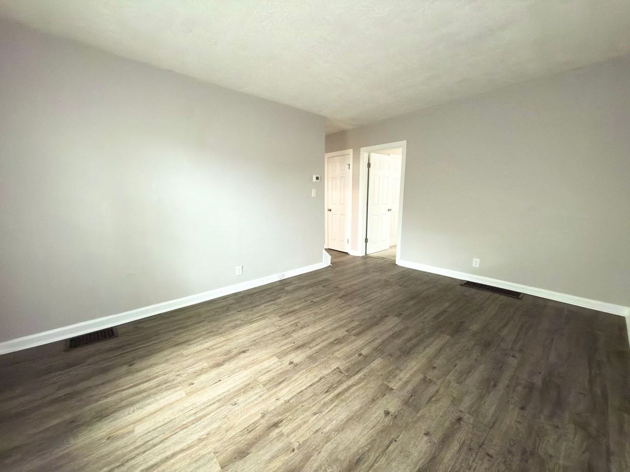 1708 Hunt Rd - Photo 2 of 16