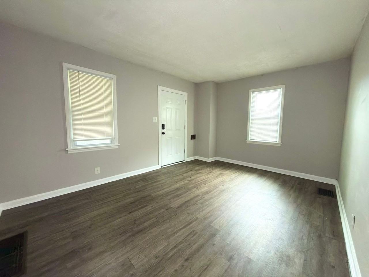 1708 Hunt Rd - Photo 3 of 16