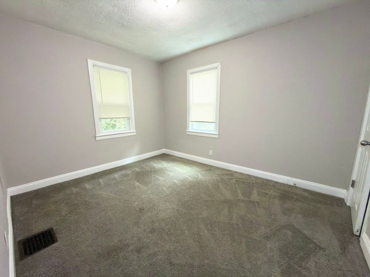 1708 Hunt Rd - Photo 6 of 16