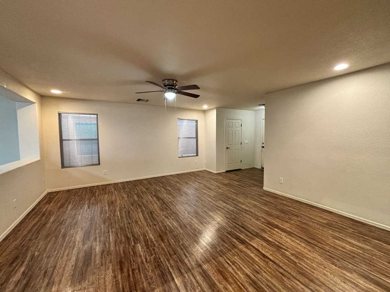 1051 W Sea Lion Dr - Photo 3 of 21