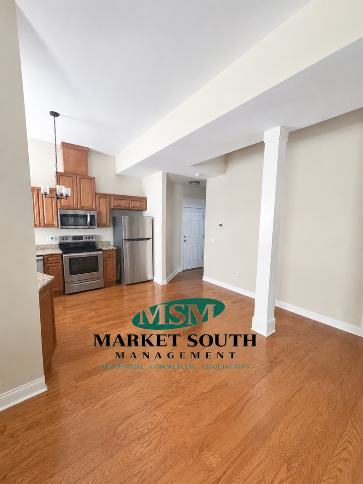 211 W Henry St Frnt - Photo 3 of 11