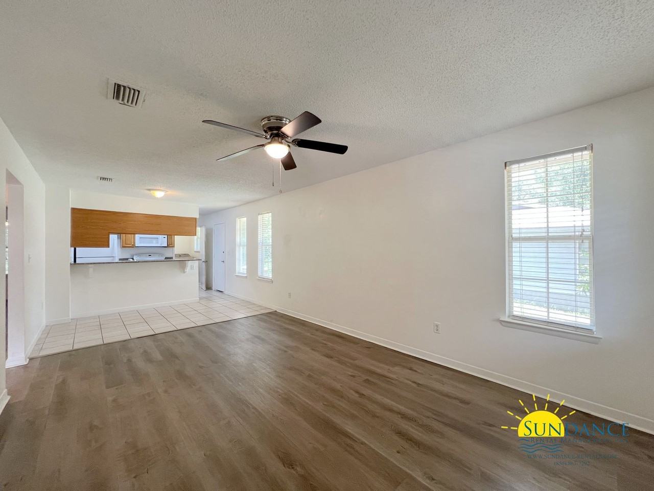 116 Brentwood Ln - Photo 3 of 15