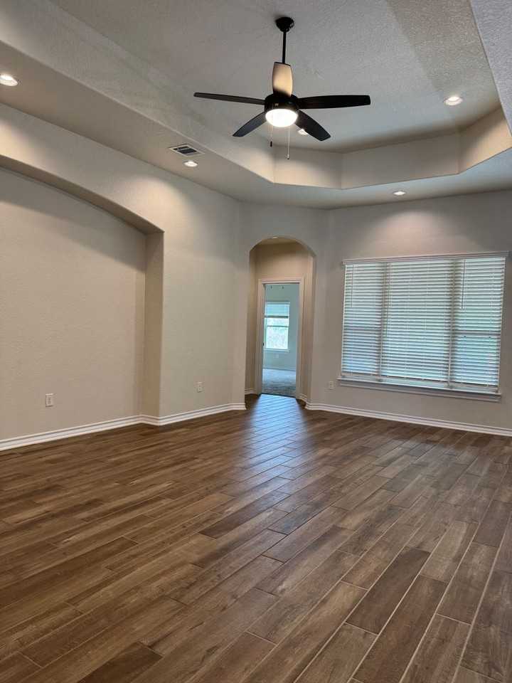 3202 Blantyre - Photo 4 of 24