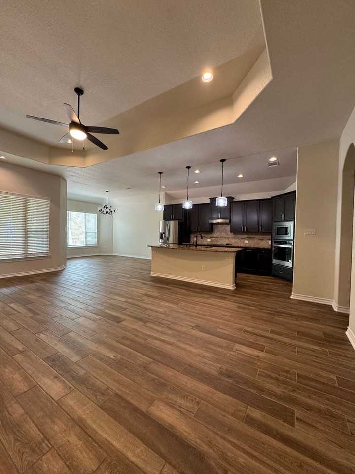 3202 Blantyre - Photo 5 of 24