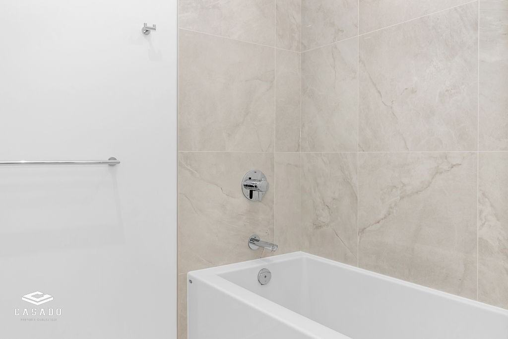 660 Quayside Drive #2905 - Photo 5 of 24