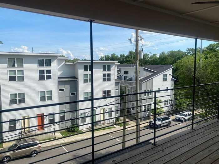 709 Tral St - Photo 3 of 15