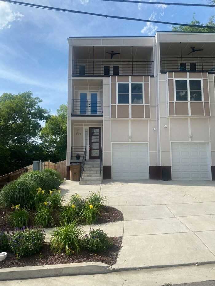 709 Tral St - Photo 4 of 15