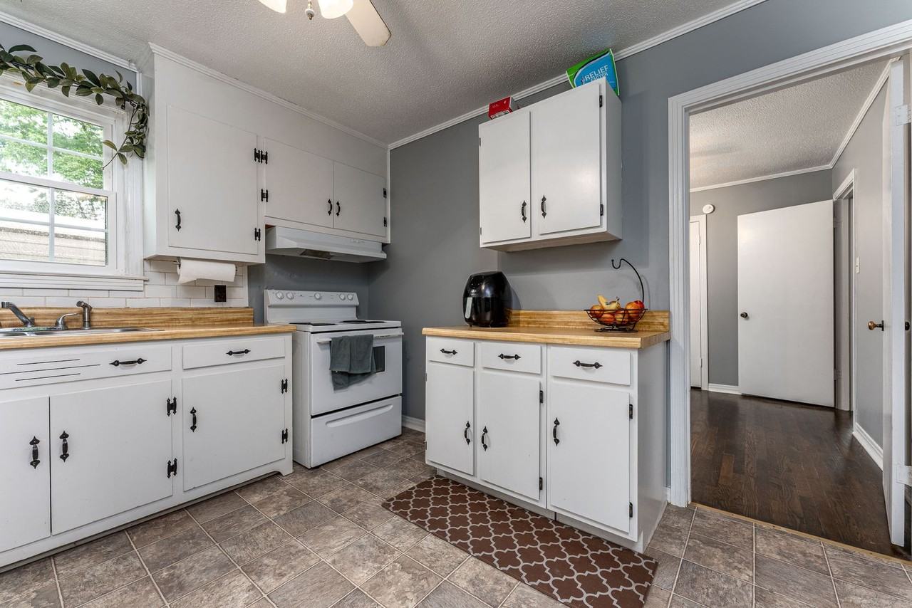 206 River Heights Dr - Photo 3 of 19