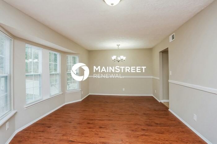 6775 Timberclair Ct - Photo 5 of 15
