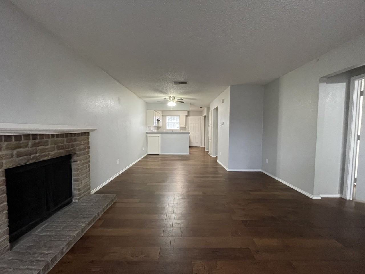 2503 Indigo Ln - Photo 2 of 10