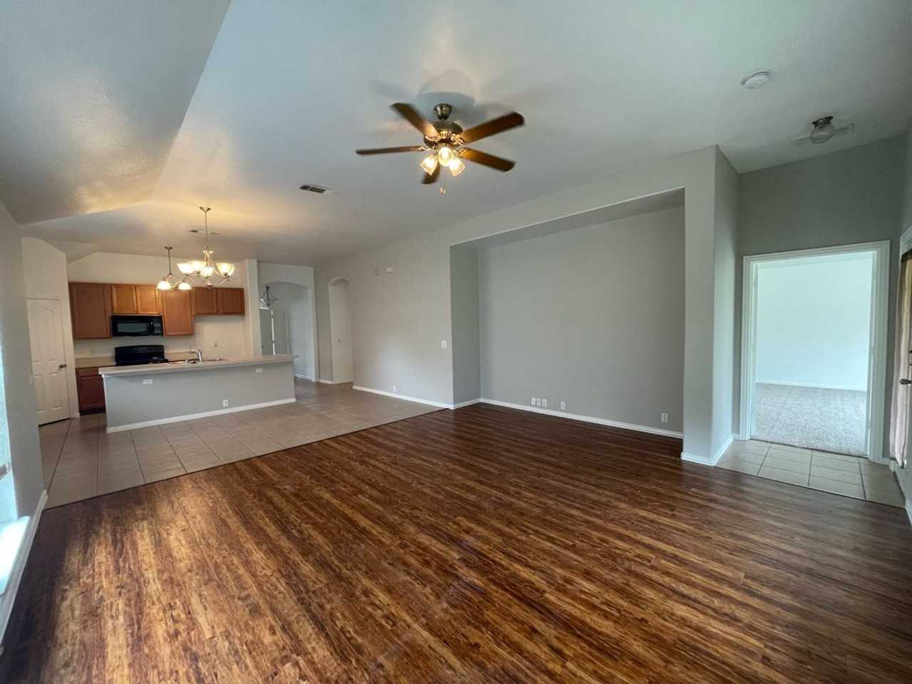 905 Remington Ranch Rd - Photo 5 of 13