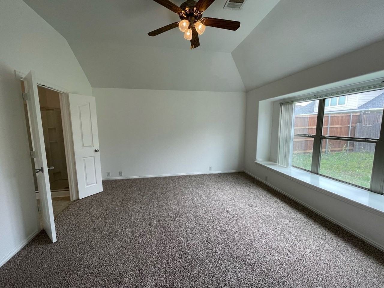 905 Remington Ranch Rd - Photo 6 of 13