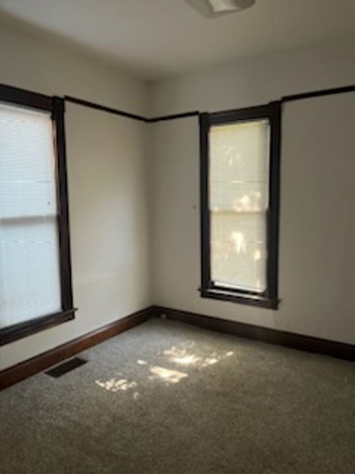 1314 S 8th St - Photo 6 of 10