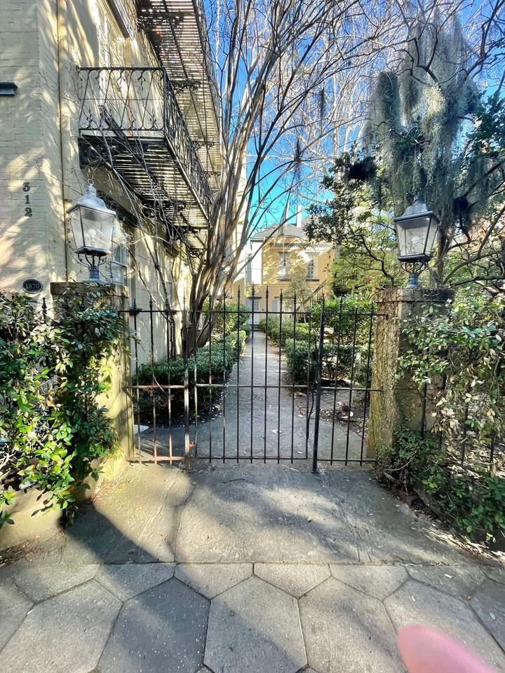 312 E Liberty St - Photo 7 of 32