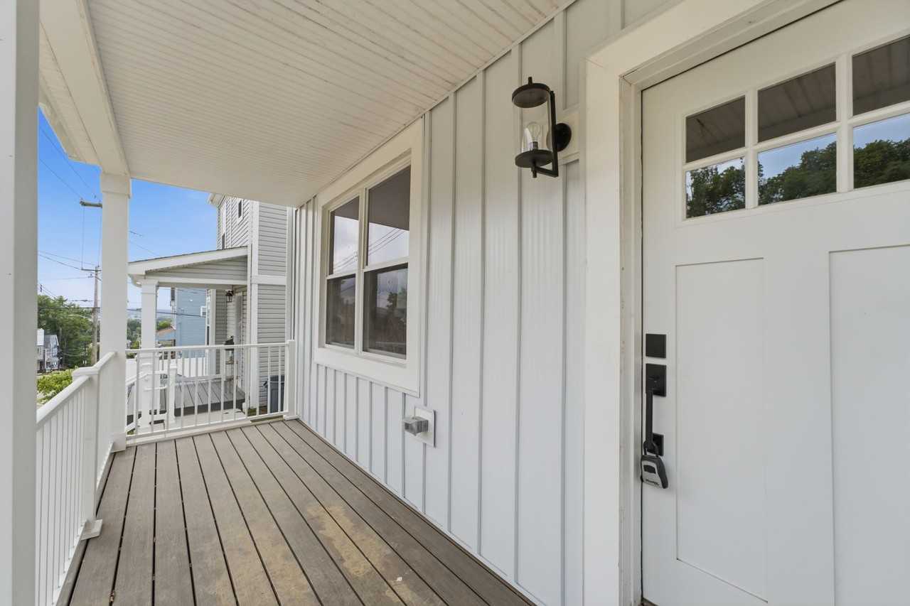 325 N Aiken Ave - Photo 2 of 28