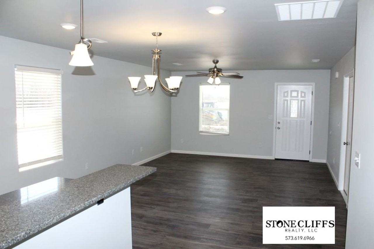 518 Kinleigh Dr - Photo 4 of 21